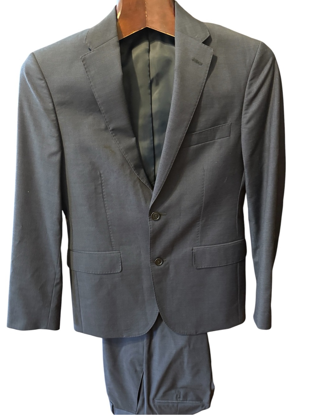 Classic Novemto Men's Gray Suit size 38 regular fine wool pants  size 32